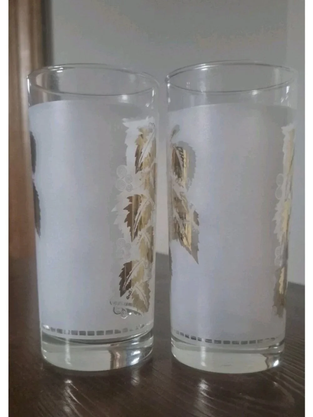 Set Of (2)Gold Etched Foil Vintage Grape Leaf Frosted Highball Glasses 10 oz MCM